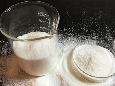 絮凝效果不完全取決于聚丙烯酰胺藥劑質(zhì)量，操作步驟嚴(yán)格進(jìn)行