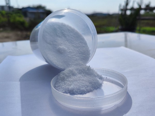 潮濕下雨天氣使聚丙烯酰胺結塊！會不會影響它的使用?